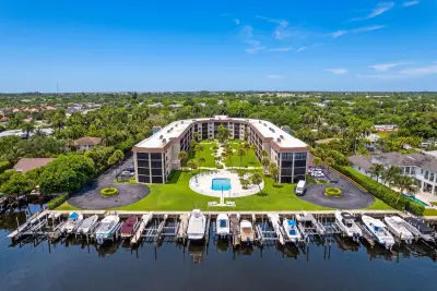 2424 N Federal Hwy #305, Boynton Beach: photo 1 of 19