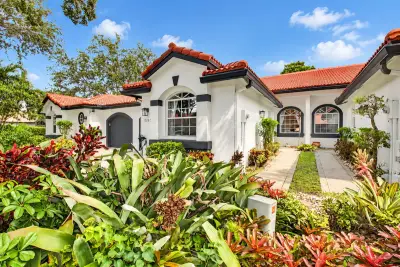 8285 Via Di Veneto, Boca Raton: photo 1 of 29