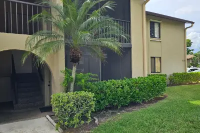 520 Shady Pine Way #D1, West Palm Beach: photo 1 of 22