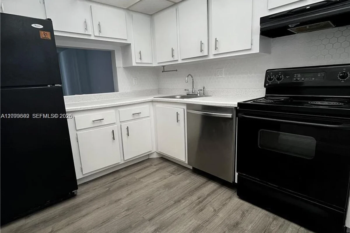 8301 Sands Point Blvd #S206, Tamarac: photo 1 of 10