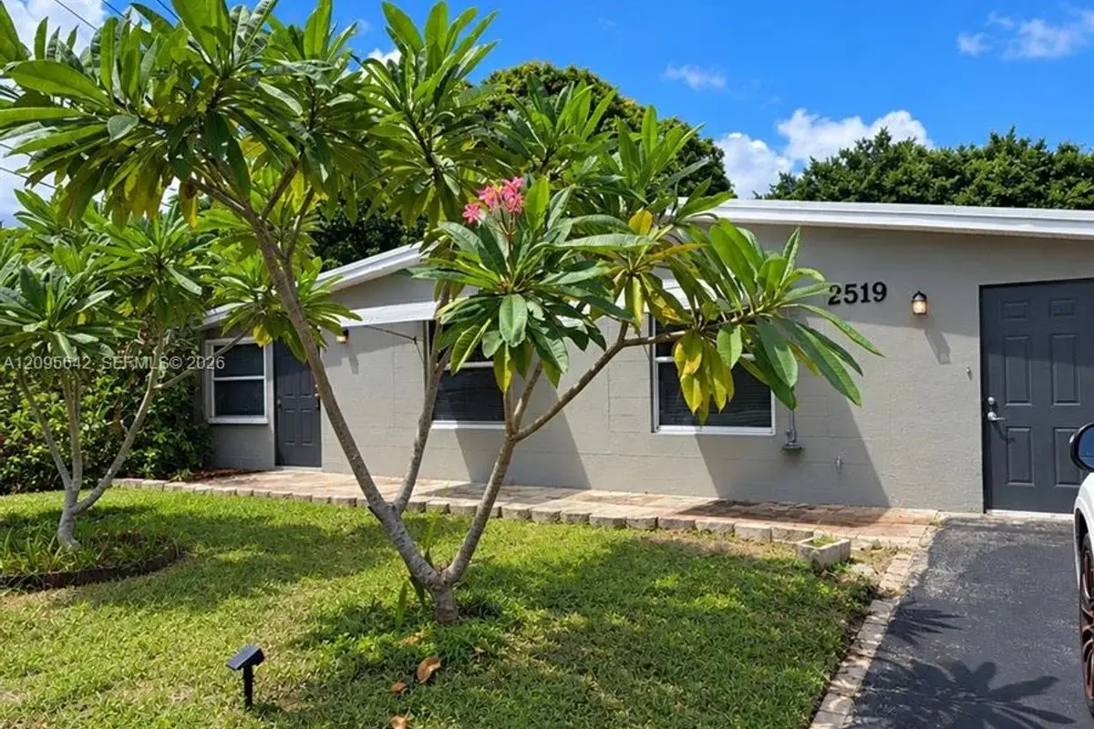 2519 NW 62nd Ter, Margate: photo 1 of 10
