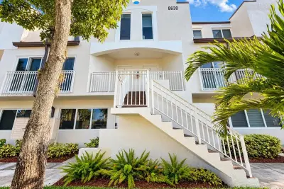 8630 NW 5th Ter #16-208, Miami: photo 1 of 17