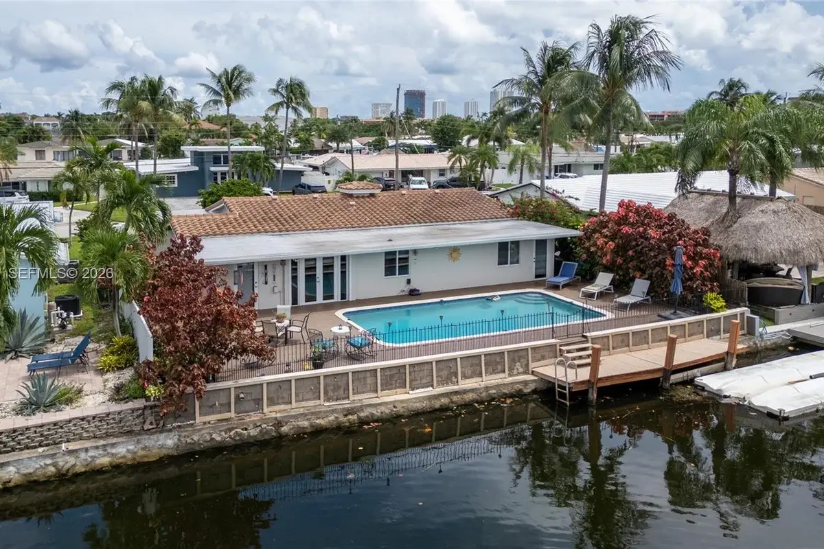 391 SE 16th Ave, Pompano Beach: photo 1 of 51