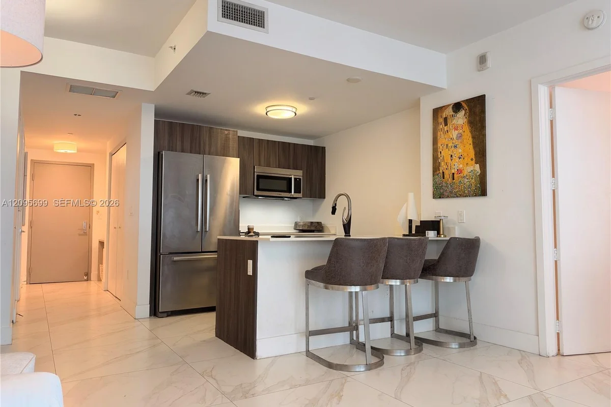 488 NE 18th St #2205, Miami: photo 1 of 46