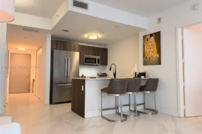 488 NE 18th St #2205, Miami: photo 1 of 46