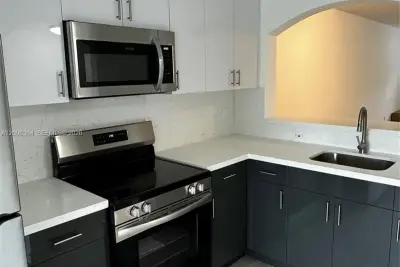 2650 SE 12th Pl #105, Homestead: photo 1 of 18