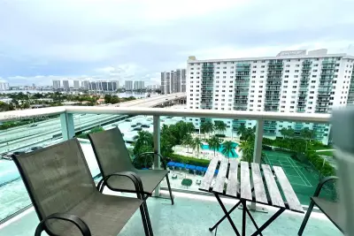 19370 Collins Ave #1106, Sunny Isles Beach: photo 1 of 6