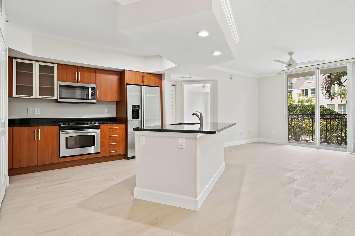 600 S Dixie Hwy #636, West Palm Beach: photo 1 of 31