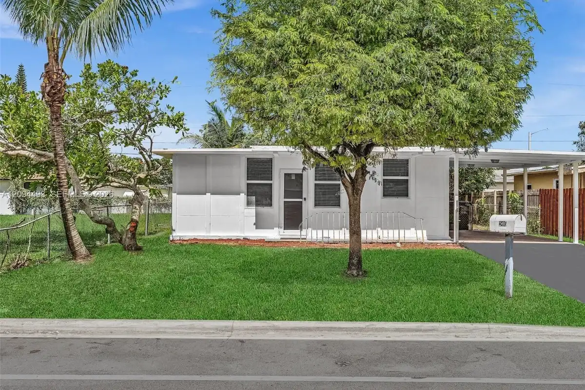 2805 NW 7th Ct, Fort Lauderdale: photo 1 of 16