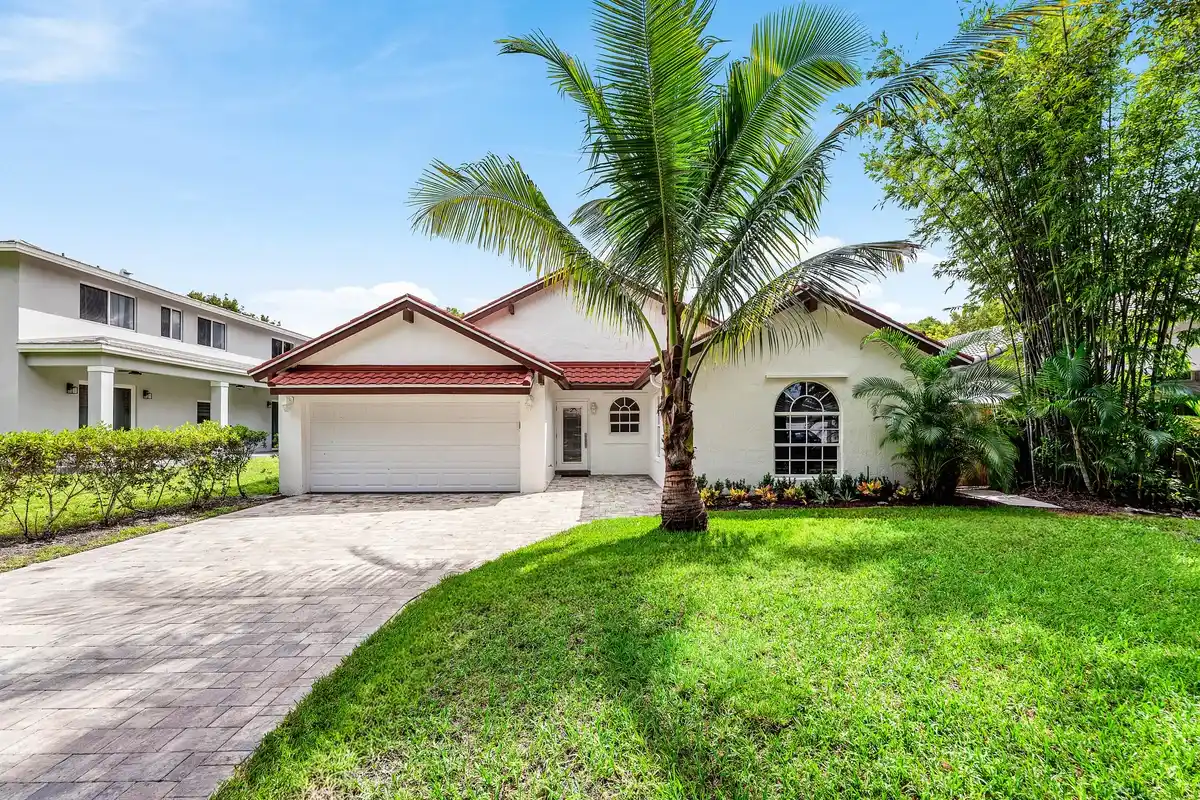3145 W Quayside Dr, Hollywood: photo 1 of 30
