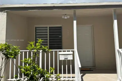 2931 SW 19th Ter, Miami: photo 1 of 13
