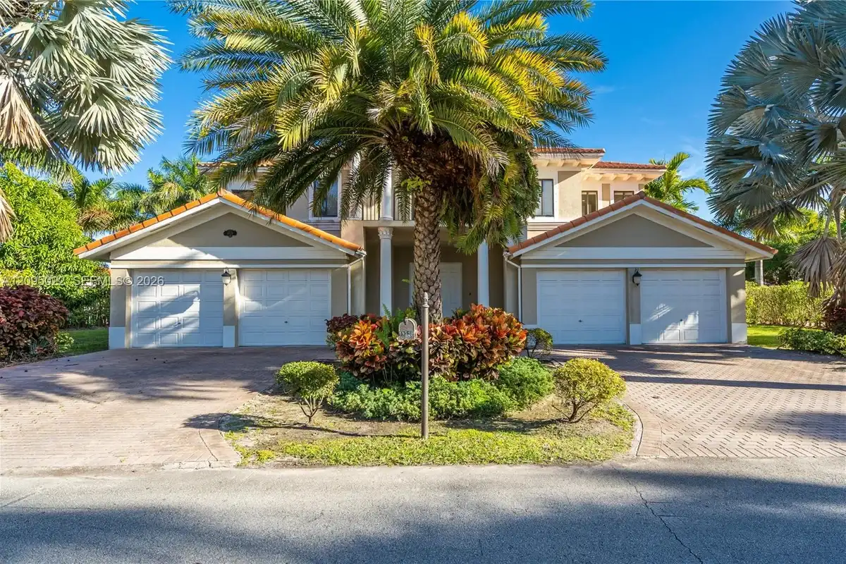 19529 SW 80th Ct, Cutler Bay: photo 1 of 91