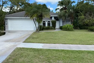 13783 Callington Dr, Wellington: photo 1 of 4