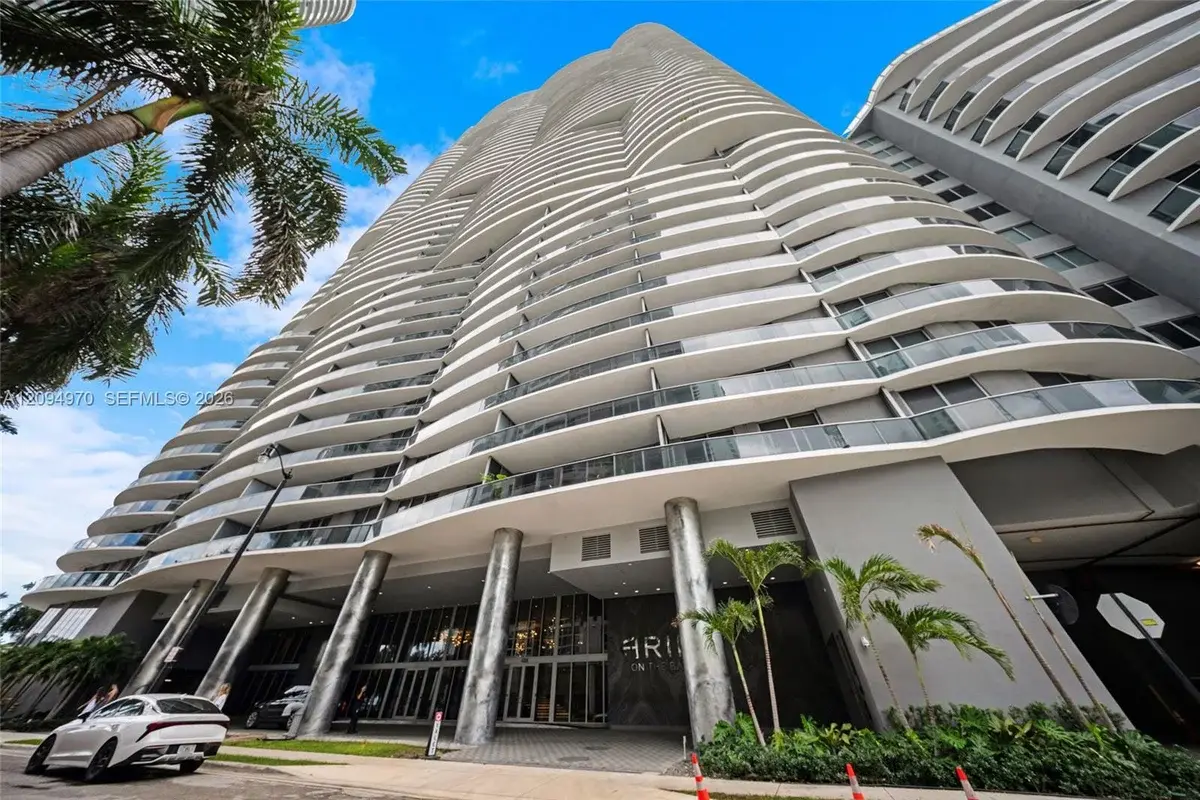 488 NE 18th St #3003, Miami: photo 1 of 18