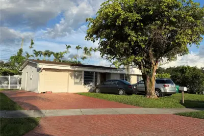 1821 SW 92nd Ct, Miami: photo 1 of 13