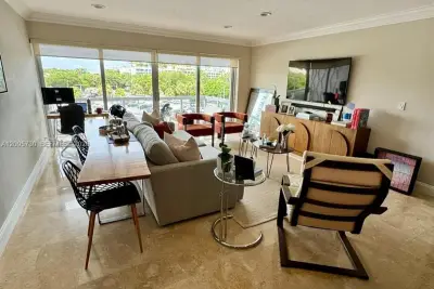 2451 Brickell Ave #5P, Miami: photo 1 of 11