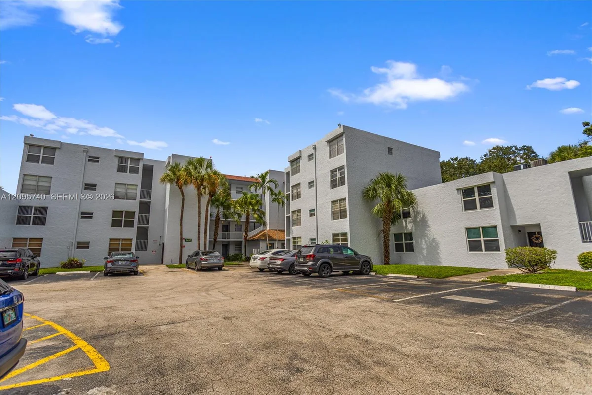 9400 Live Oak Pl #103, Davie: photo 1 of 17