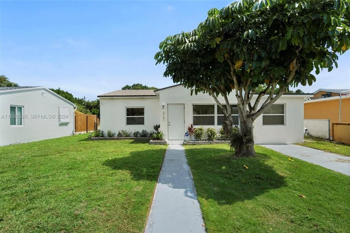 2707 Adams St, Hollywood: photo 1 of 31