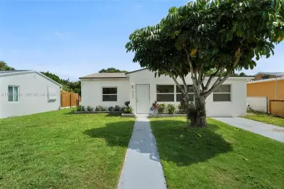 2707 Adams St, Hollywood: photo 1 of 31