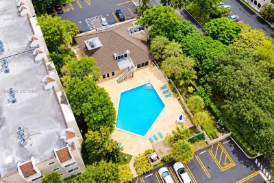 8103 Camino Real #C-314, Miami: photo 1 of 19