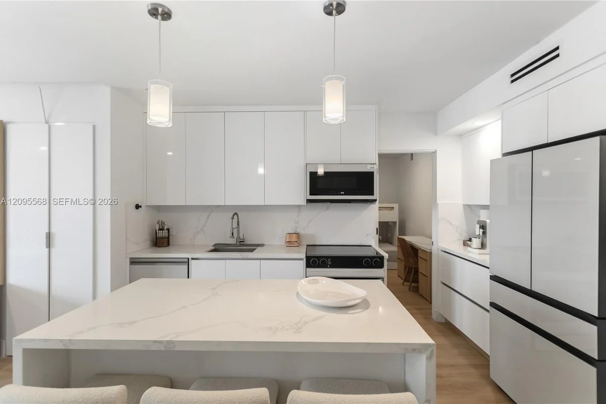 10185 Collins Ave #722, Bal Harbour: photo 1 of 29