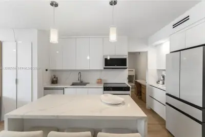 10185 Collins Ave #722, Bal Harbour: photo 1 of 29