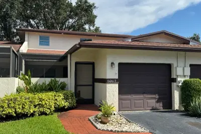 9267 NW 61st St, Tamarac: photo 1 of 29