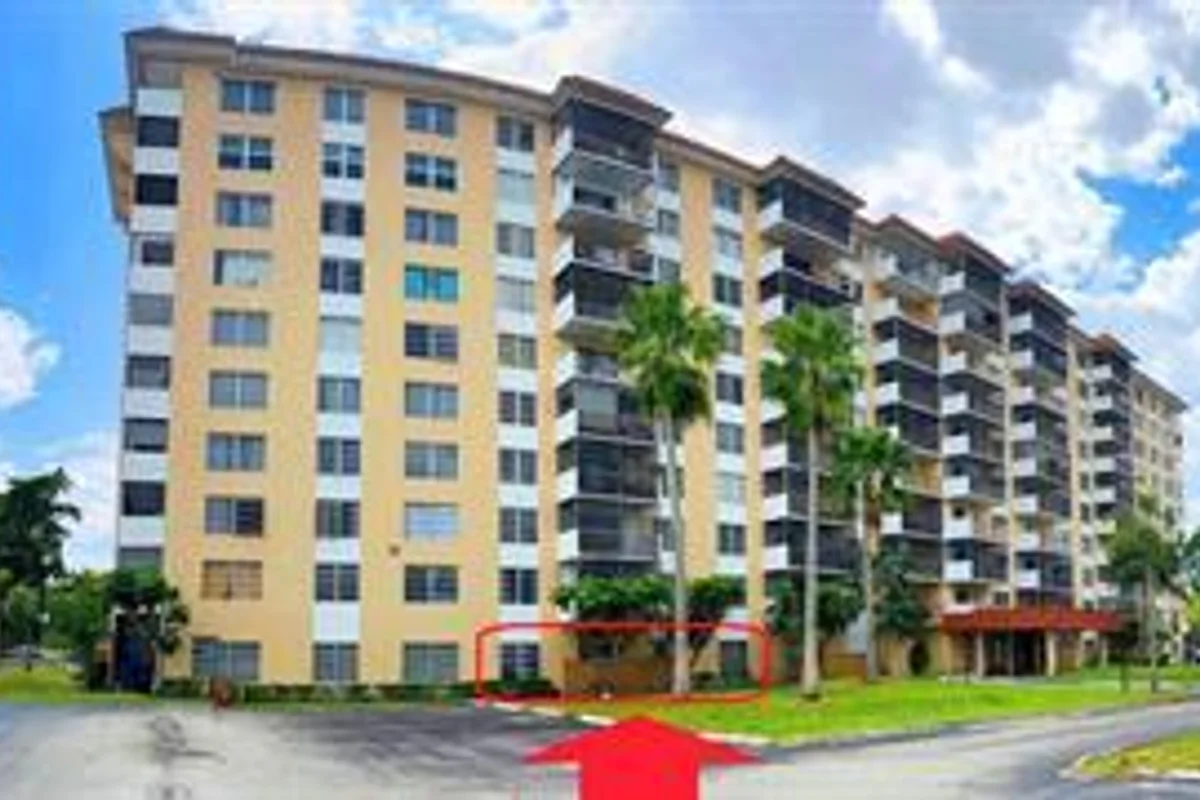 4174 Inverrary Dr #103, Lauderhill: photo 1 of 33