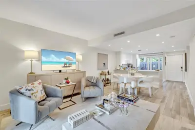 1991 NE 15th Ave, Fort Lauderdale: photo 1 of 39