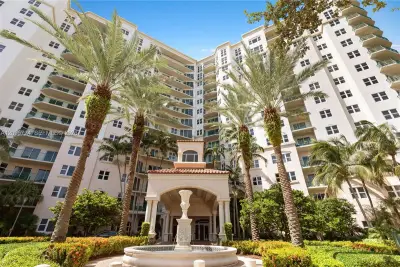 19900 E Country Club Dr #216, Aventura: photo 1 of 20