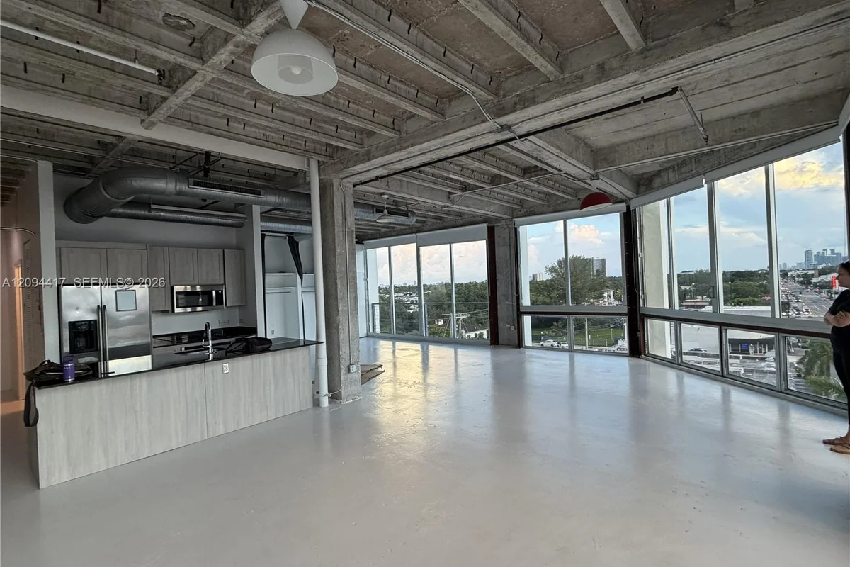 8101 Biscayne Blvd #R-509, Miami: photo 1 of 8