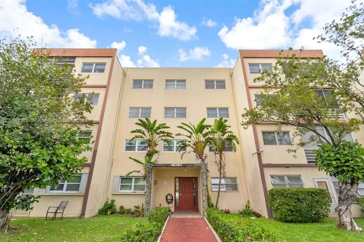 4047 NW 16th St #107, Lauderhill: photo 1 of 21