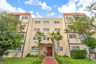 4047 NW 16th St #107, Lauderhill: photo 1 of 21