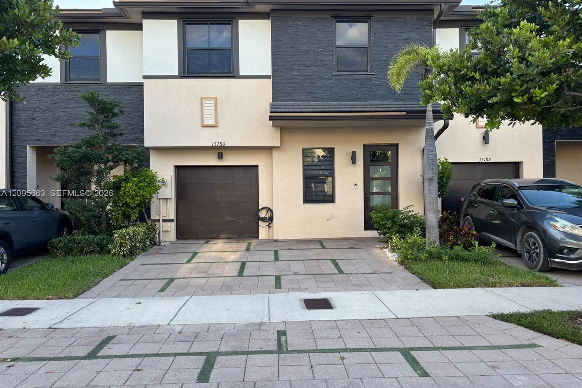15780 NW 91st Ct, Miami Lakes: photo 1 of 60