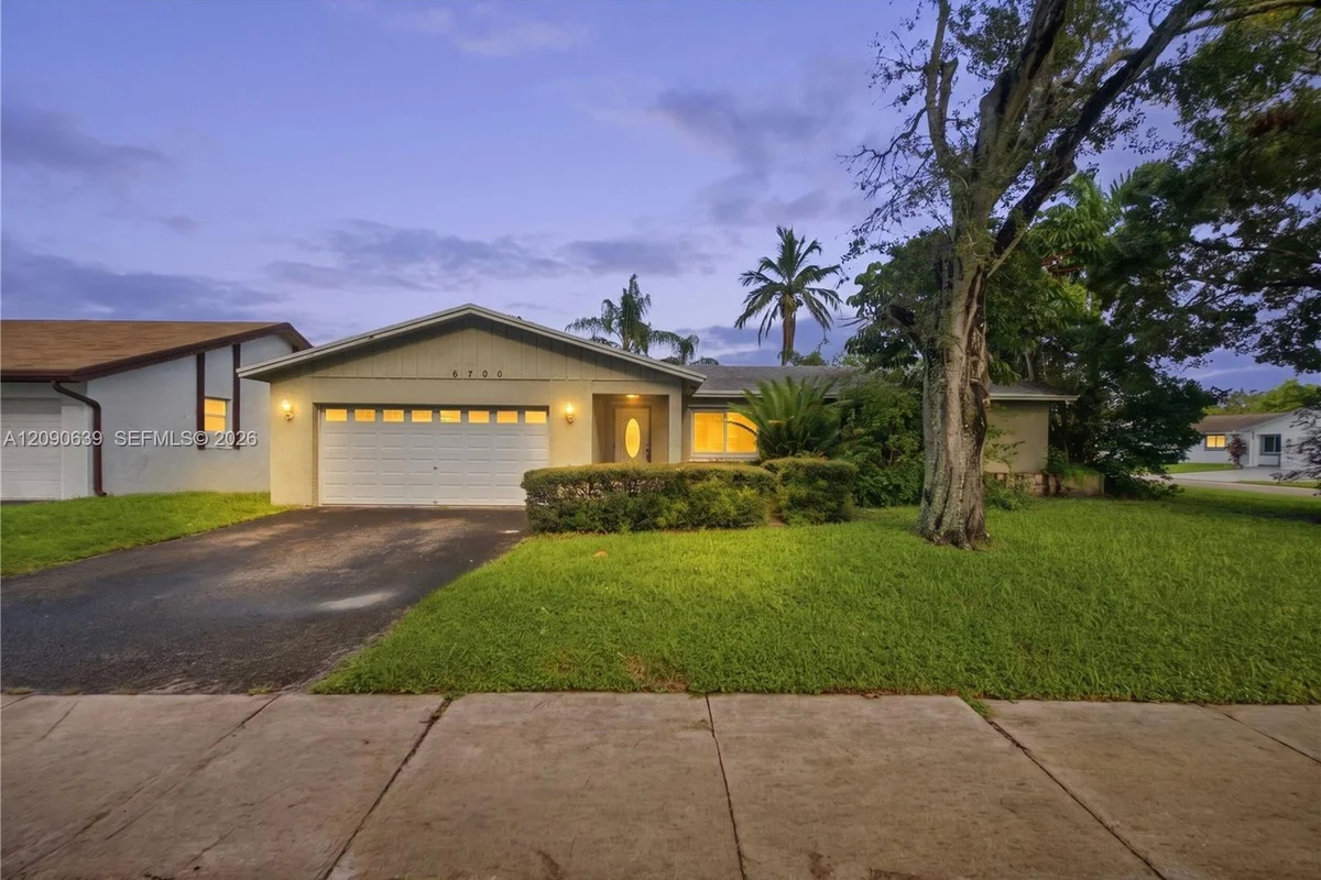 6700 NW 22nd Ter, Fort Lauderdale: photo 1 of 36