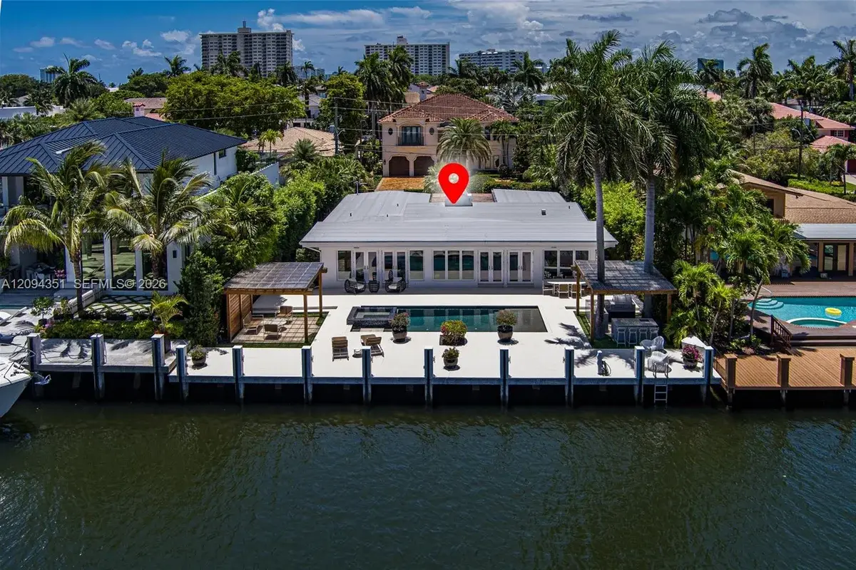 2401 Sea Island Dr, Fort Lauderdale: photo 1 of 38