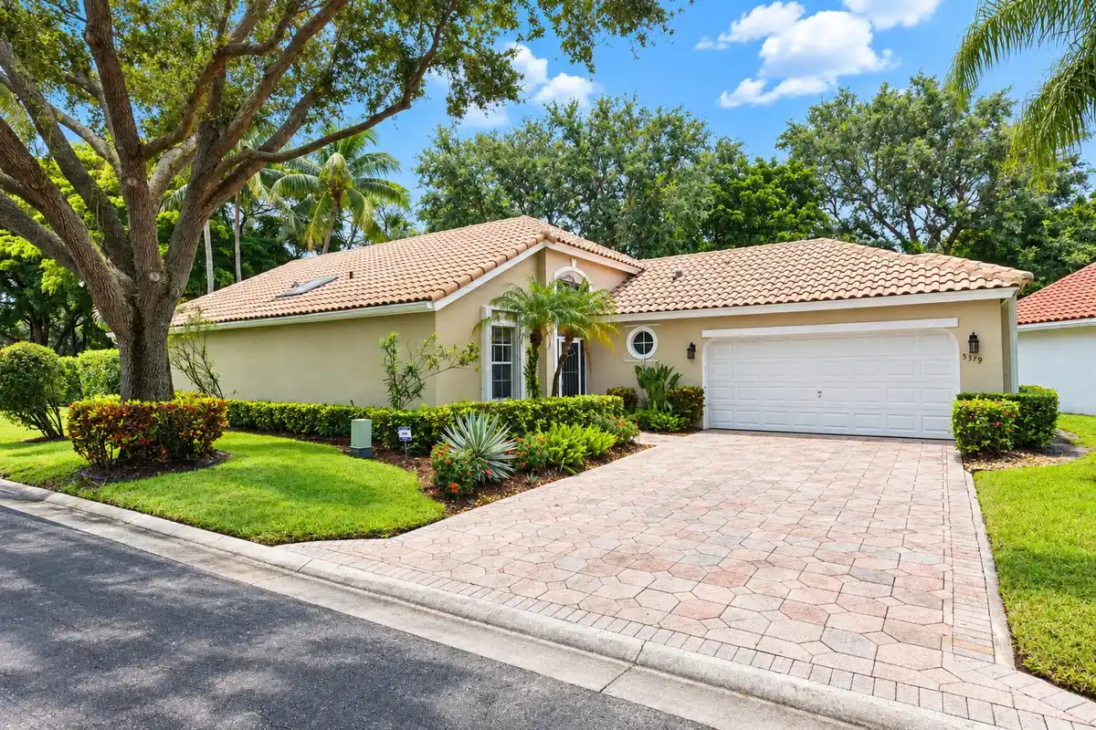 5379 Brookview Dr, Boynton Beach: photo 1 of 40
