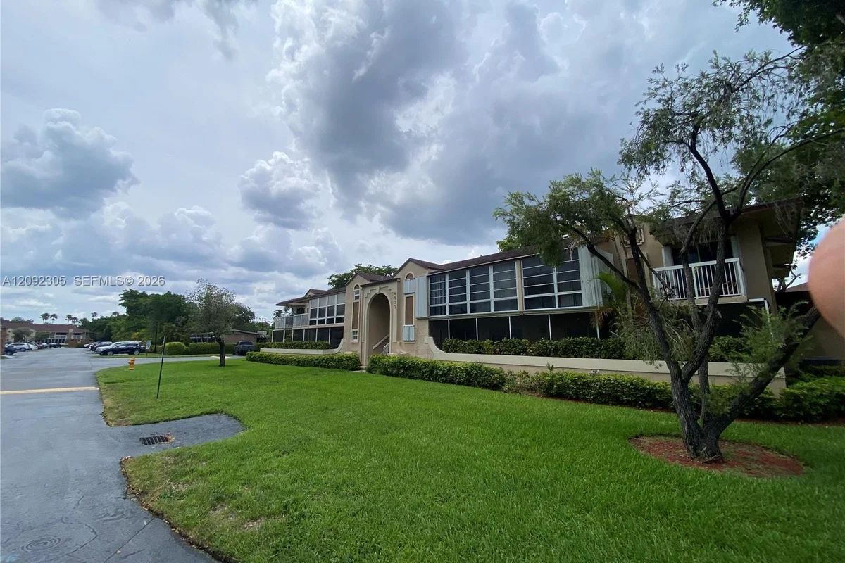 4830 NW 102nd Ave #101-6, Doral: photo 1 of 16