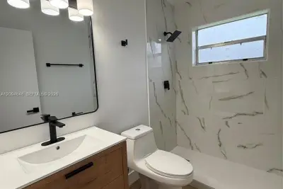 2450 NE 188, Miami: photo 1 of 7
