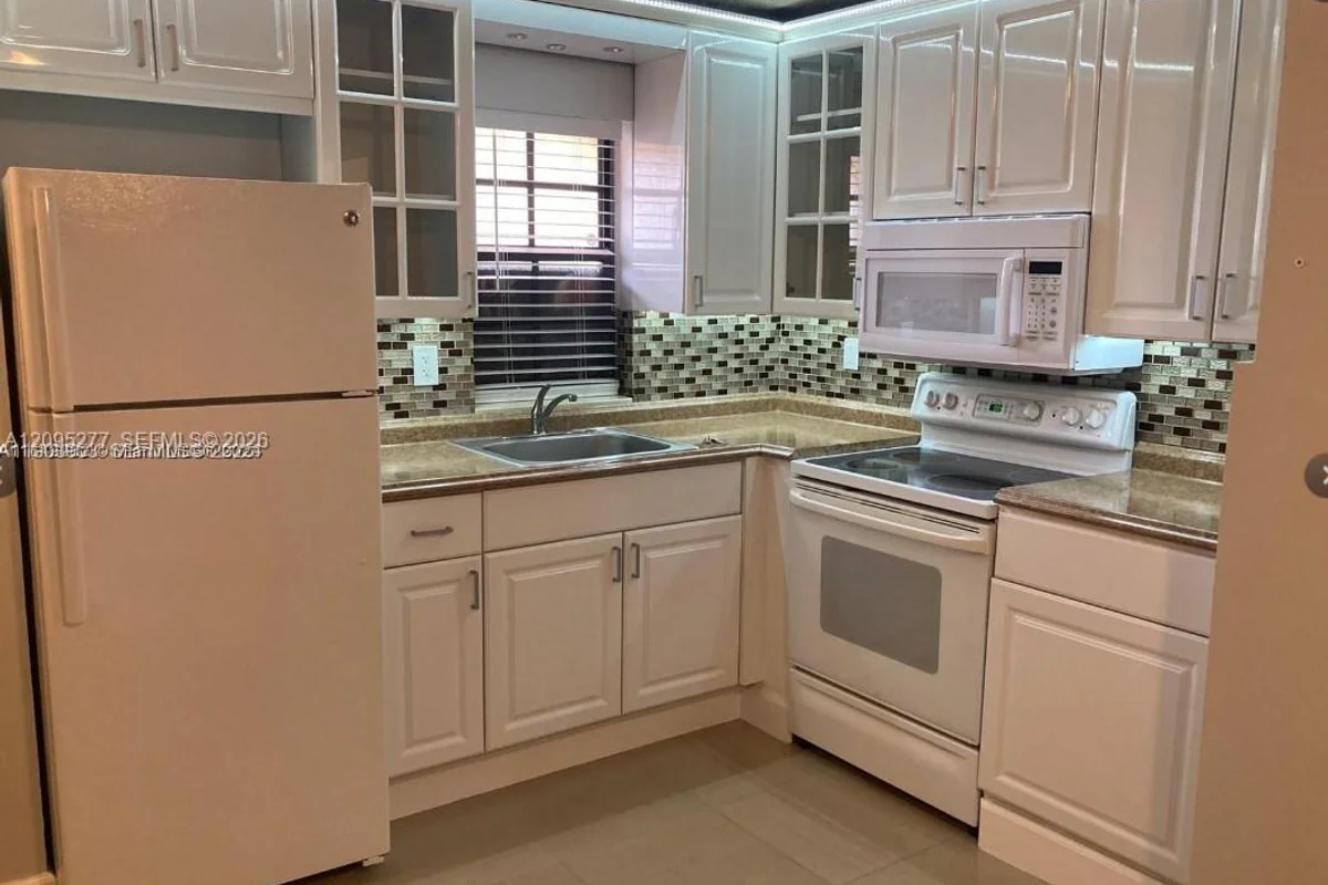 12025 SW 18th St #2-47, Miami: photo 1 of 21