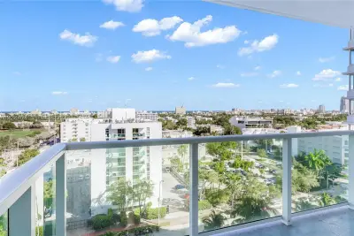 1000 West Ave #1008, Miami Beach: photo 1 of 12