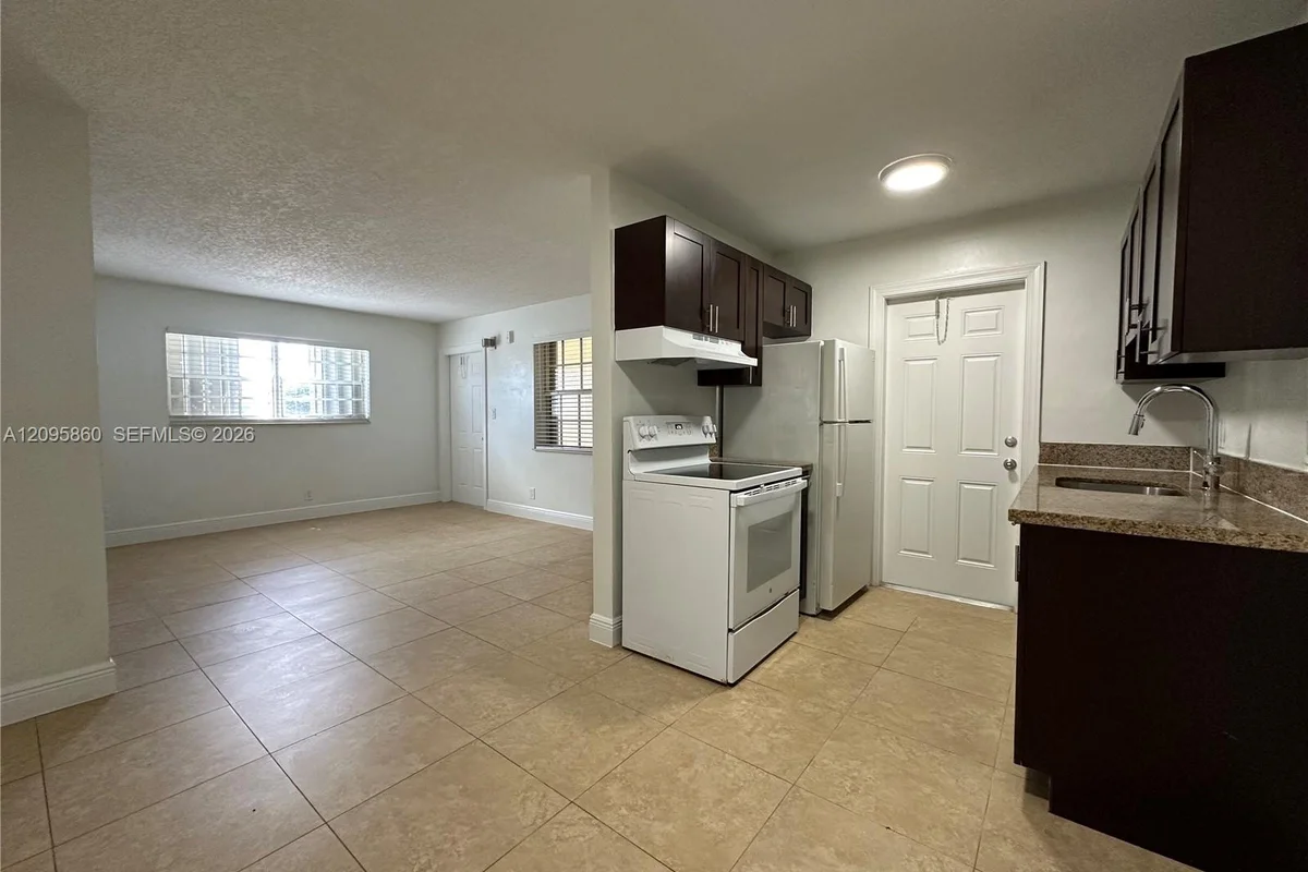2900 NE 17th Ave #118, Pompano Beach: photo 1 of 29