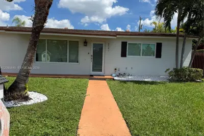 5701 SW 109th Ave, Miami: photo 1 of 1