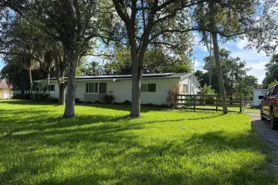 4830 SW 196th Ln, Southwest Ranches: photo 1 of 32