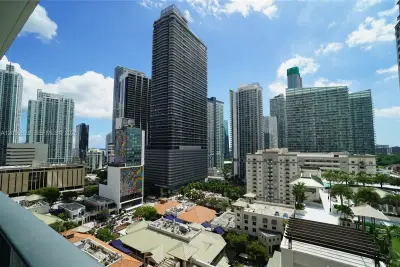 55 SW 9th St #1405, Miami: photo 1 of 34
