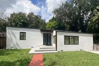 8260 NE 4th Ave, Miami: photo 1 of 1