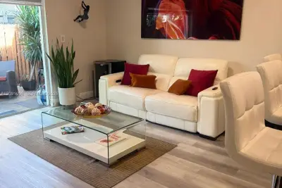 8432 NW 107th Ct #3-35, Doral: photo 1 of 31