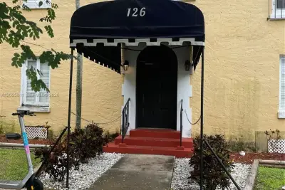 126 Mendoza Ave #3, Coral Gables: photo 1 of 10