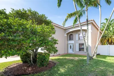 19144 NW 13th St, Pembroke Pines: photo 1 of 28