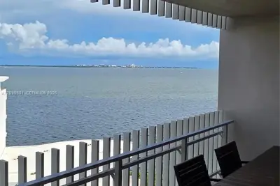 3 Grove Isle Dr #C1003, Miami: photo 1 of 31